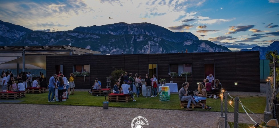 Maso Poli apre il suo Wine Point, eventi e aperitivi secondo elevatissimi standard di qualità e accoglienza con un paesaggio
